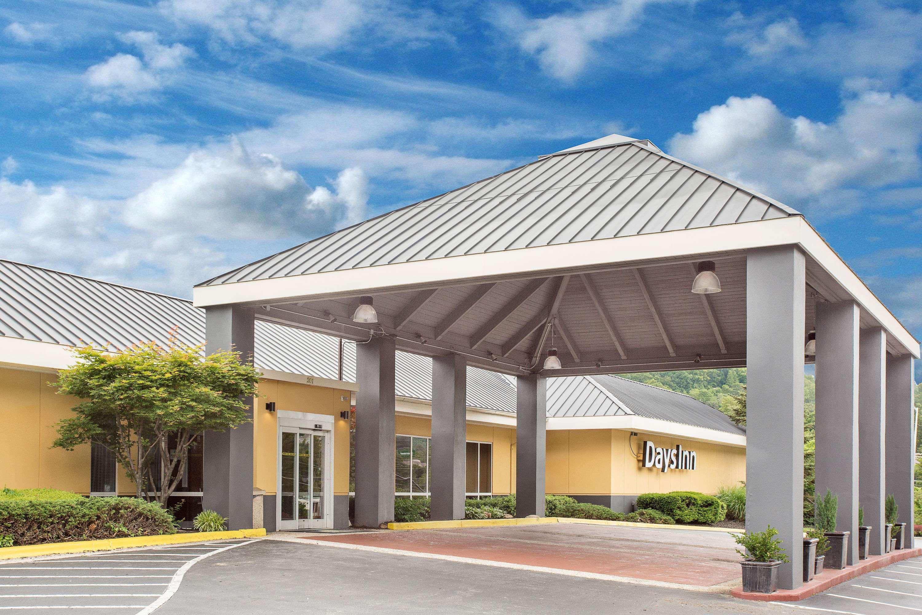 Days Inn By Wyndham Asheville/Mall 外观 照片